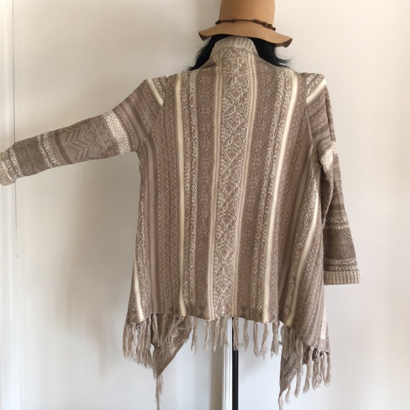 Must Have~Poncho Sweater open long cardigan. Long sleeves Fringe bottom SZ: XL - Picture 3 of 6